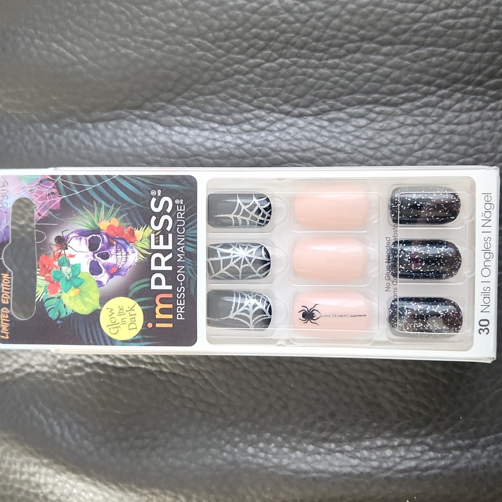 Impress nails full moon
